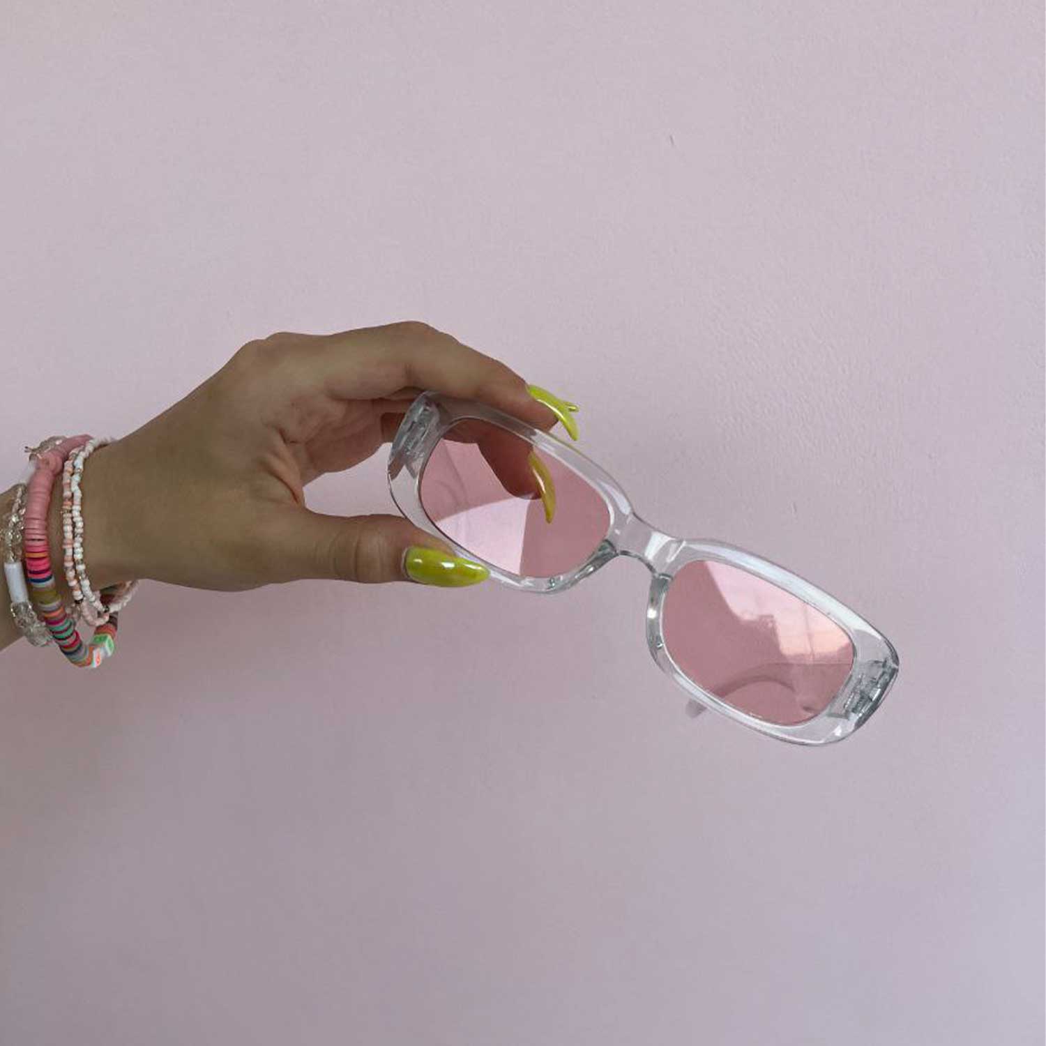 عینک آفتابی زنانه فندی مدل LA25